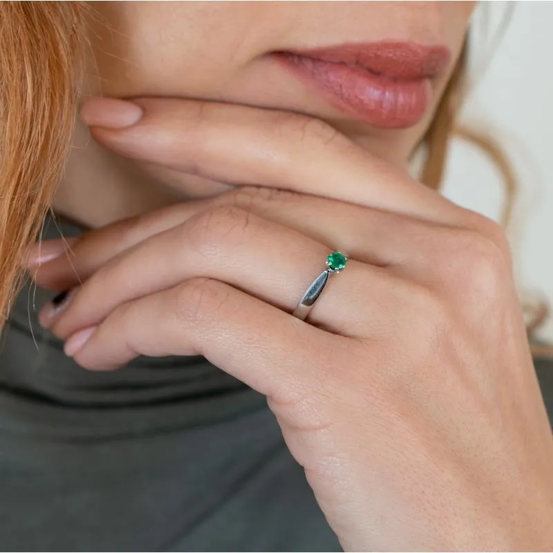 14K White Gold Round Green Emerald 4mm Ring