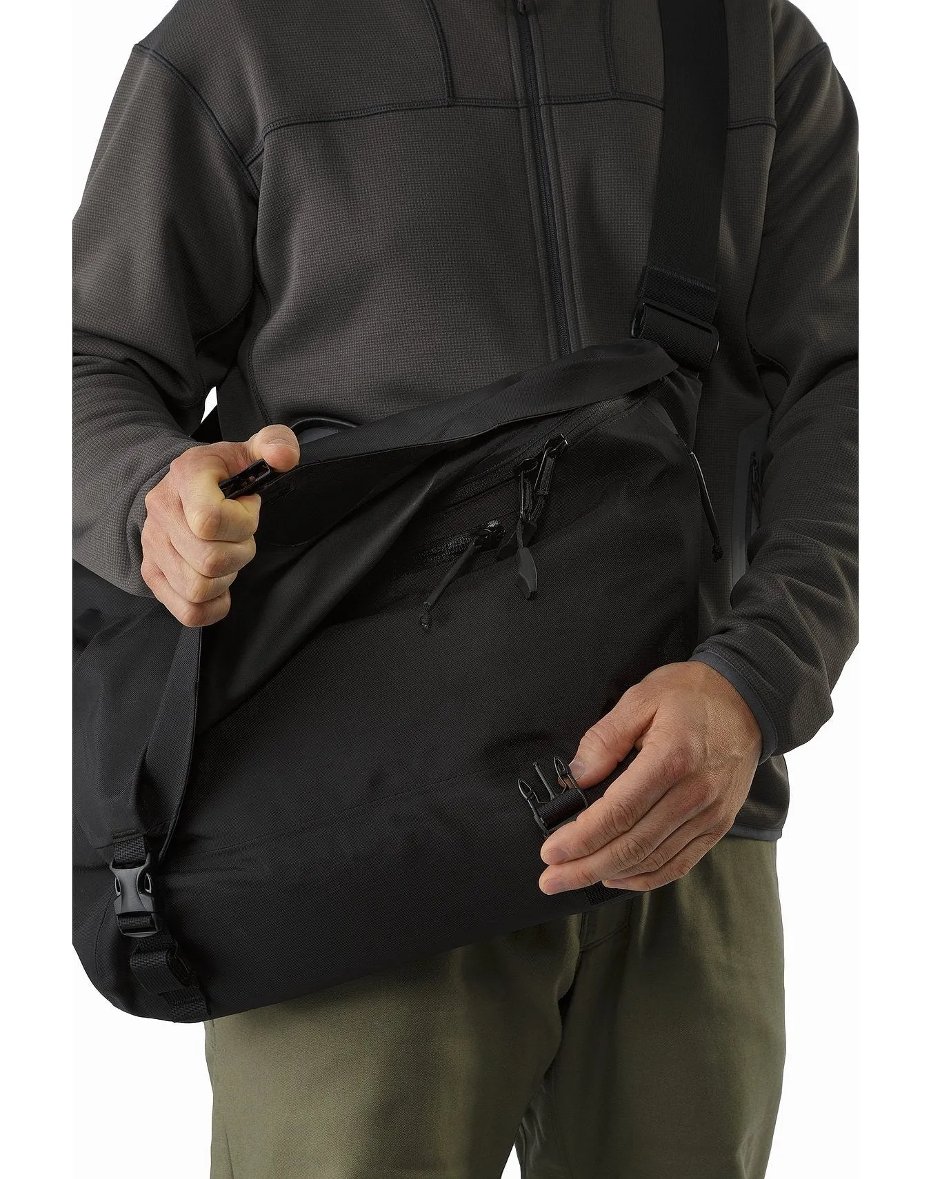 Arc'teryx LEAF Courier Bag 15