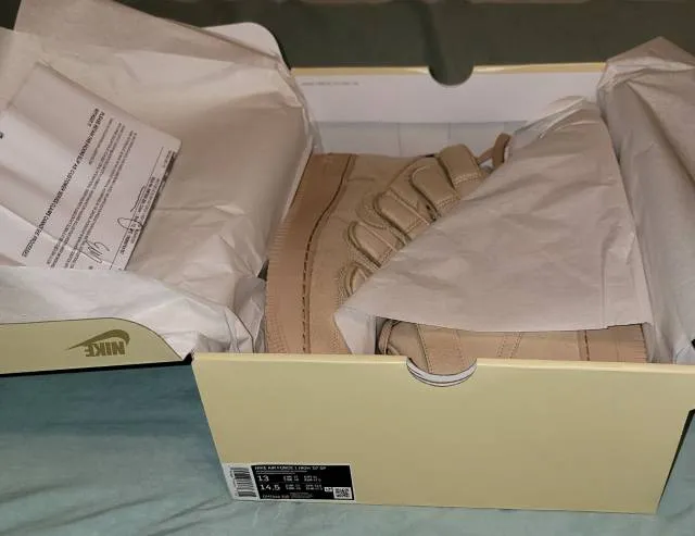 Billie eilish x nike air force 1 mushroom