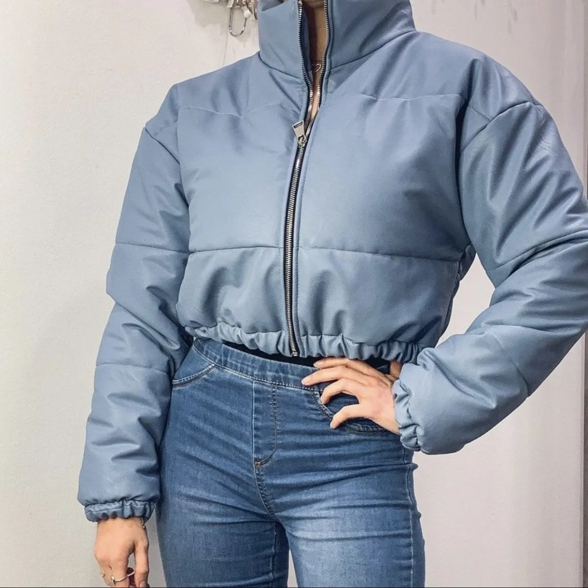 Bomber azzurro in similpelle