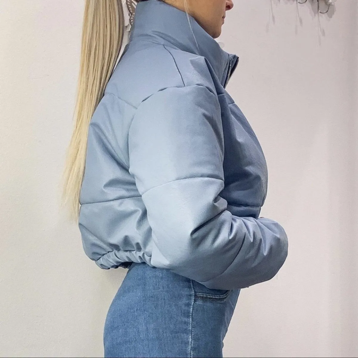 Bomber azzurro in similpelle