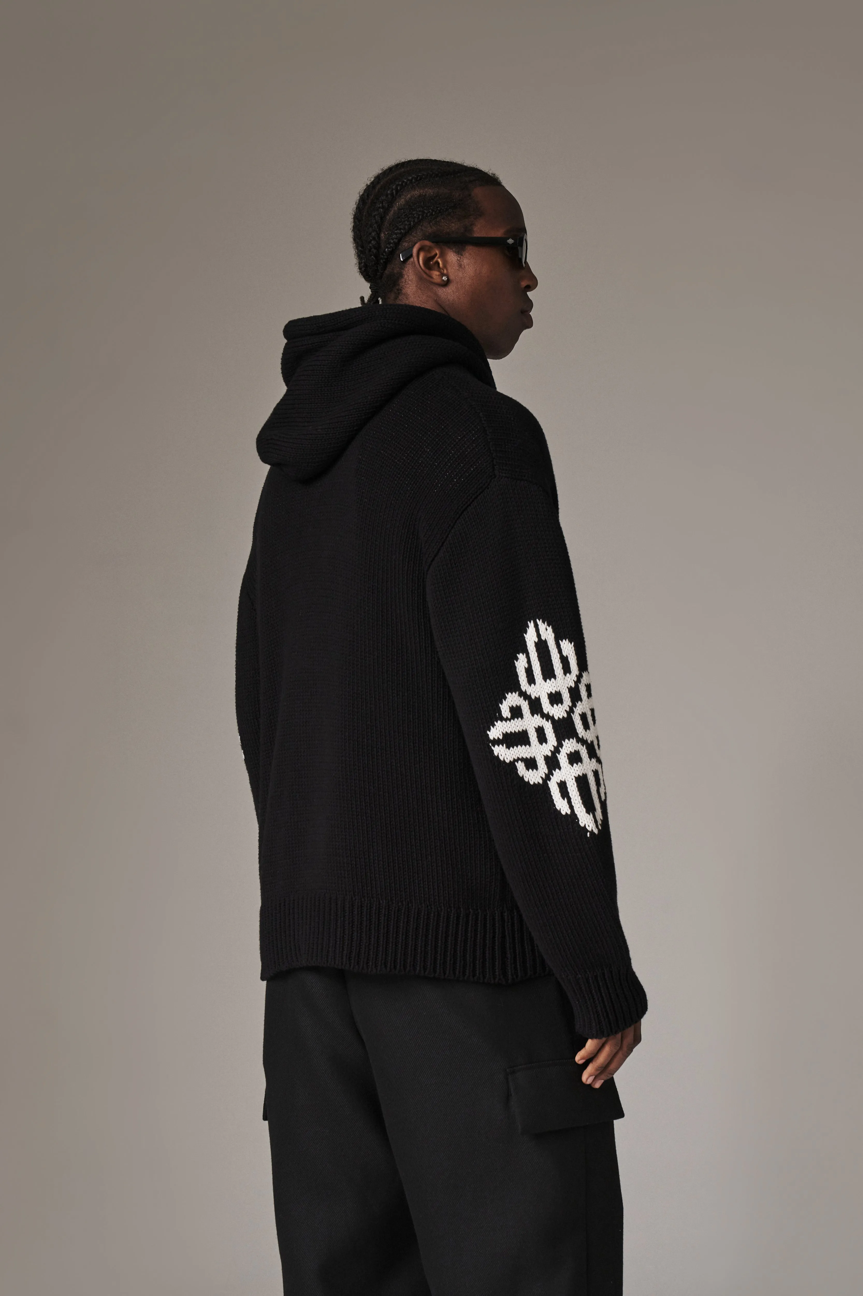 CHUNKY KNIT EMBLEM ZIP THROUGH HOODIE - BLACK