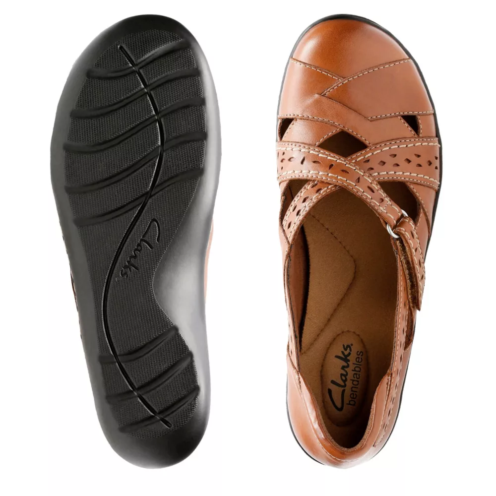 CLARKS  WOMENS ASHLAND SPIN Q LOAFER