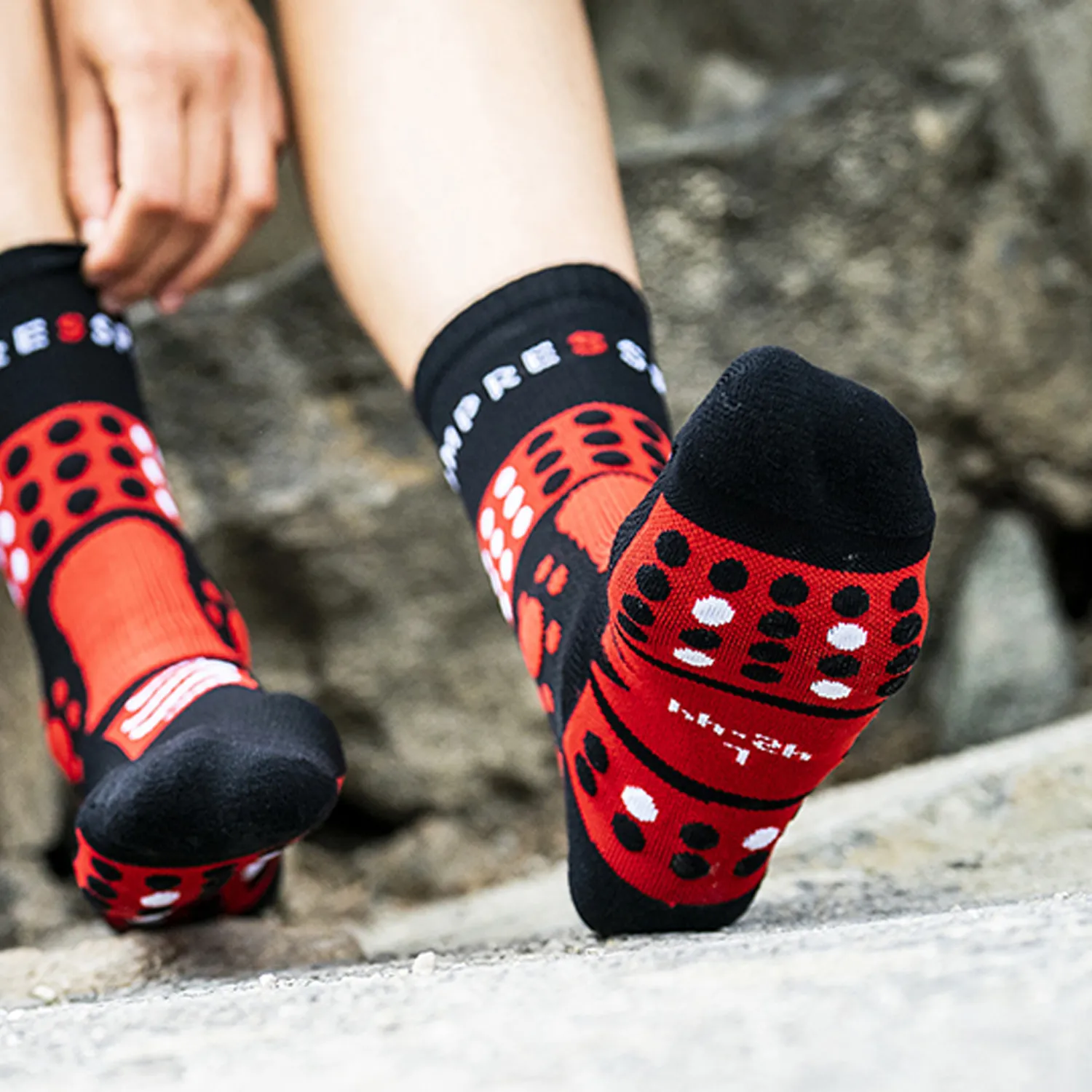 Compressport Trekking Calze  Black/Red/White