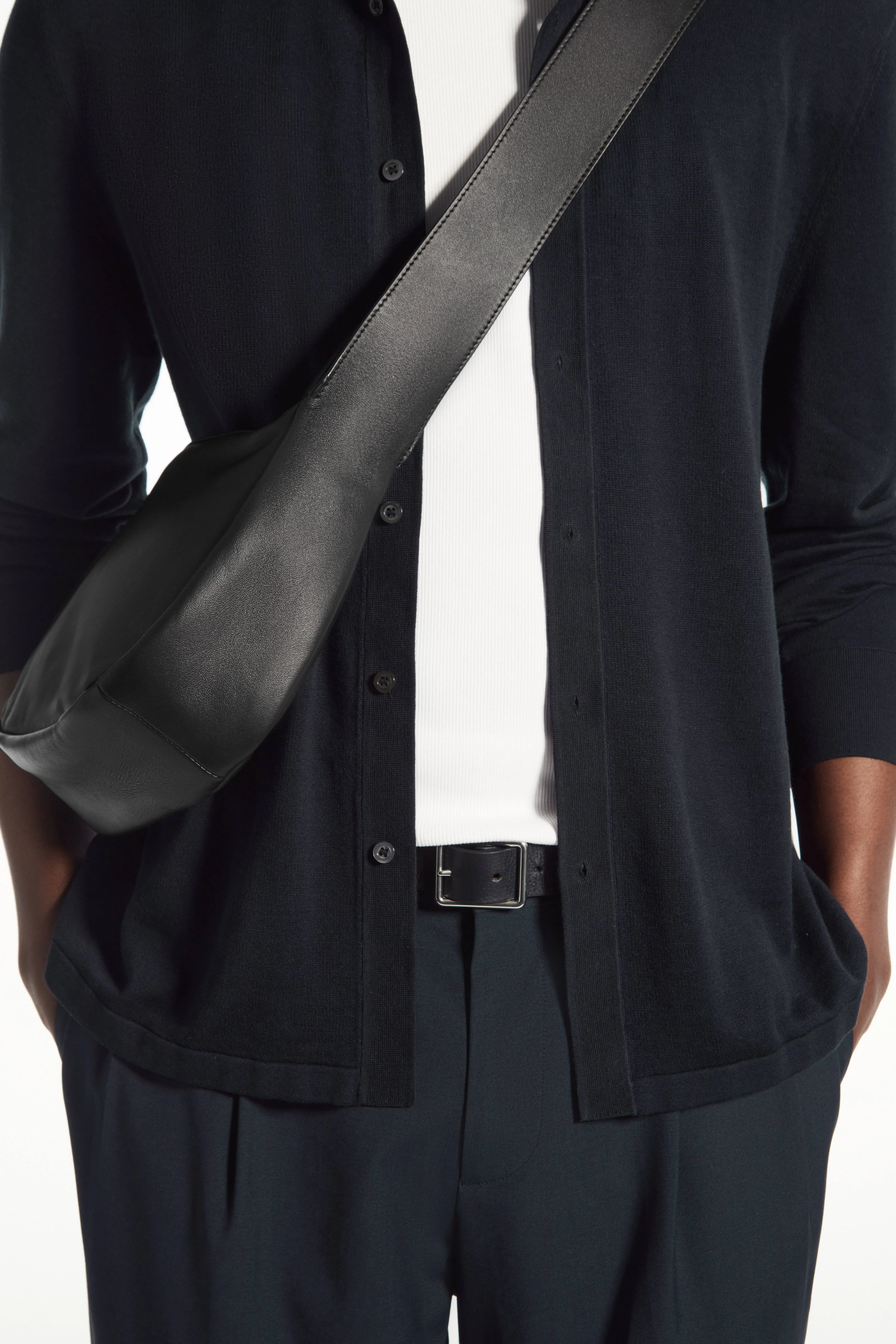 CROSSBODY SADDLE BAG - LEATHER - BLACK - Men | H&M GB
