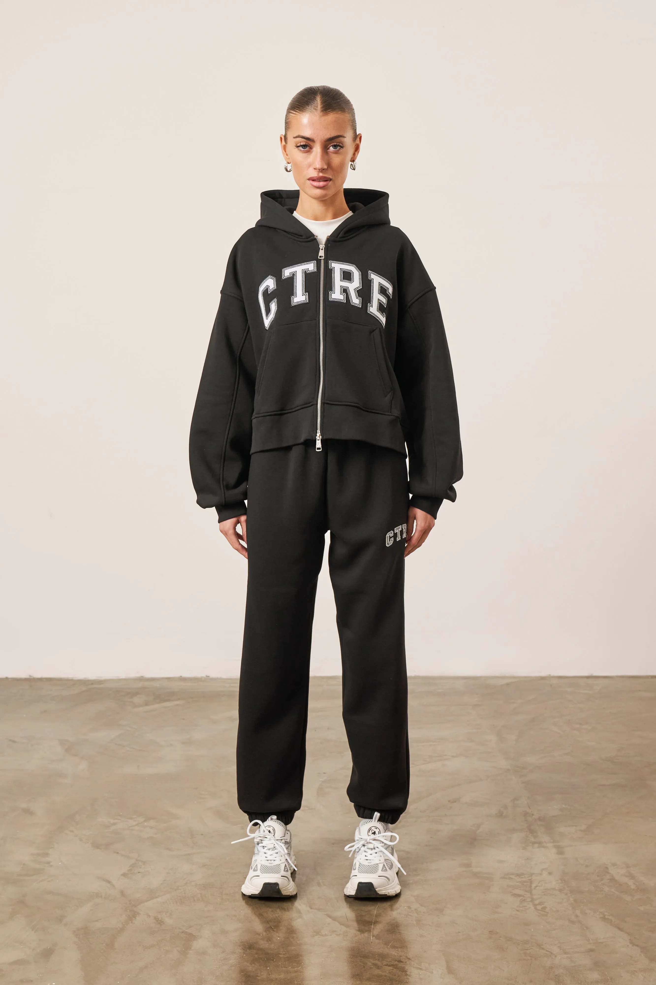 CTRE CROPPED ZIP THROUGH HOODIE - BLACK