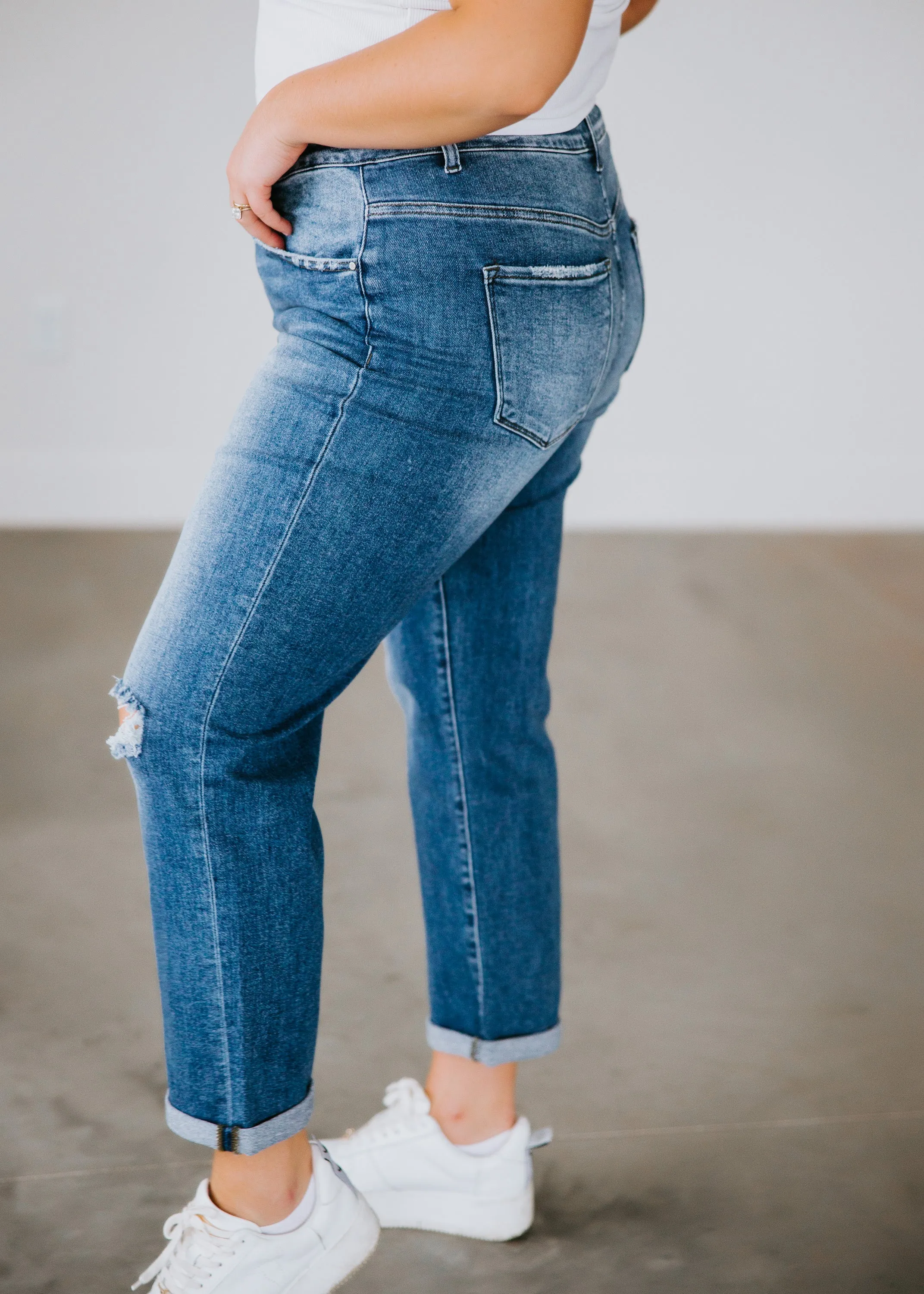 Curvy Eddie Slim Girlfriend Jeans