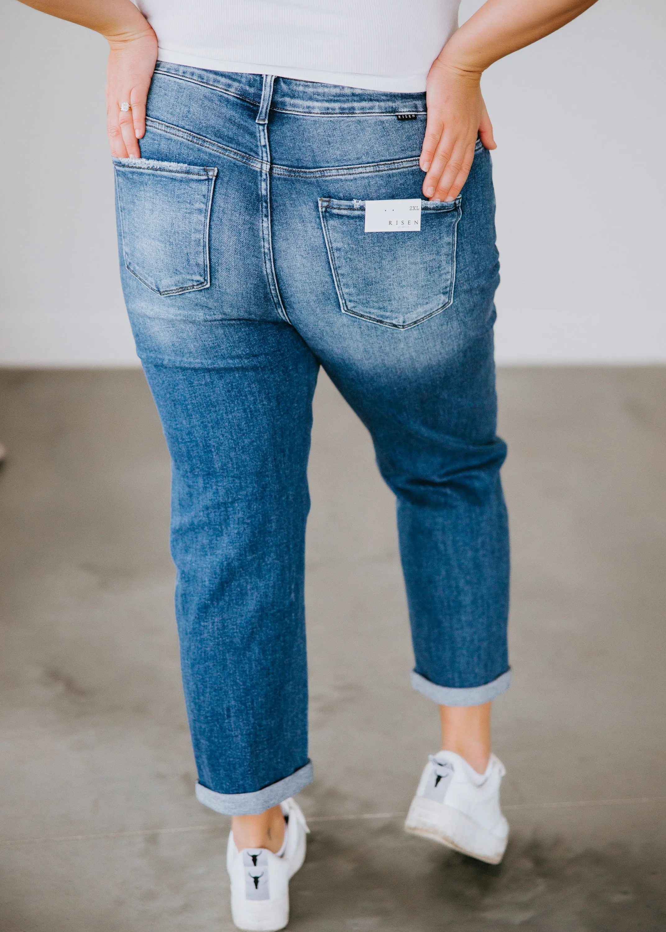 Curvy Eddie Slim Girlfriend Jeans