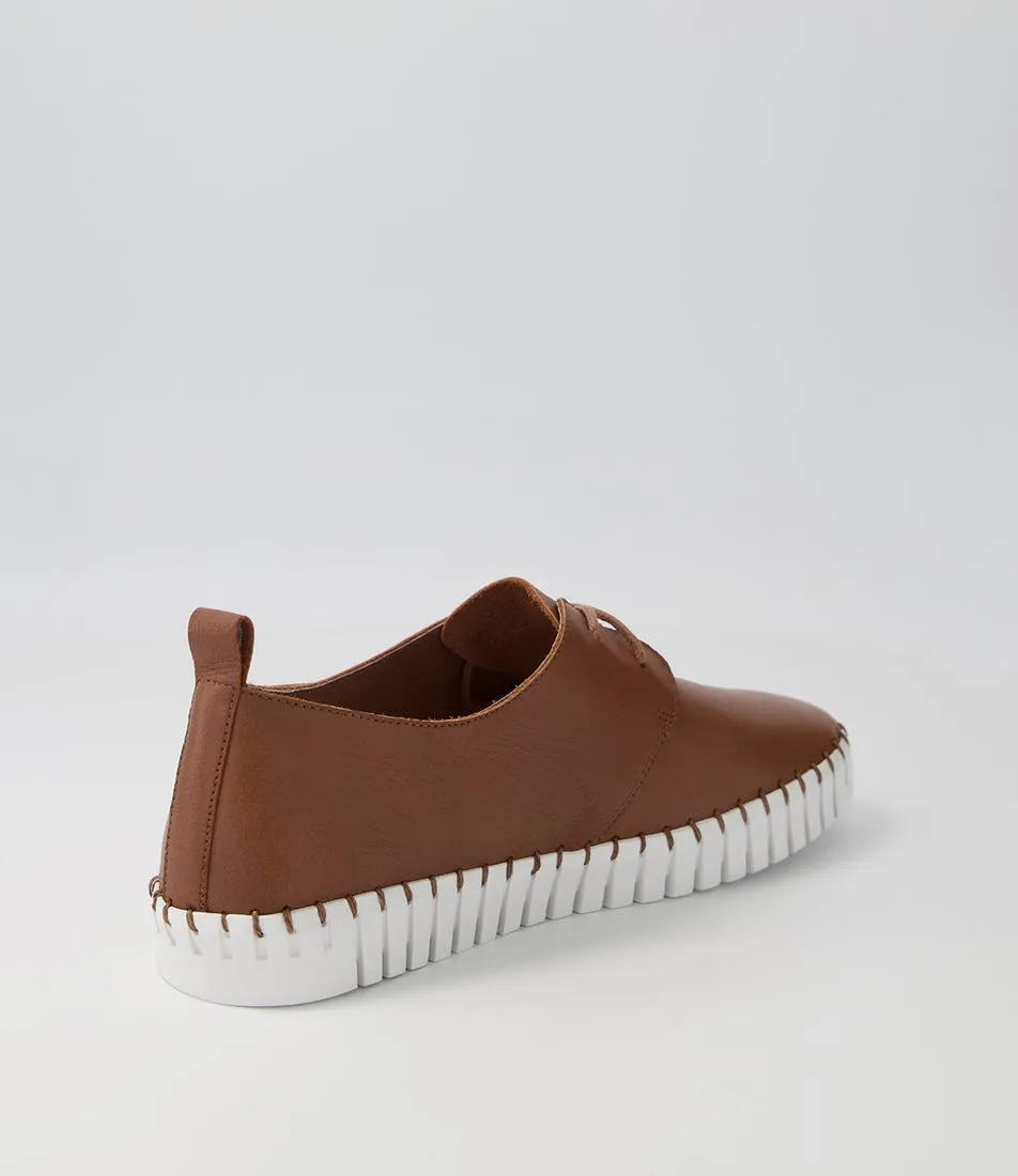DJANGO & JULIETTE Hollis Cognac Leather Sneakers
