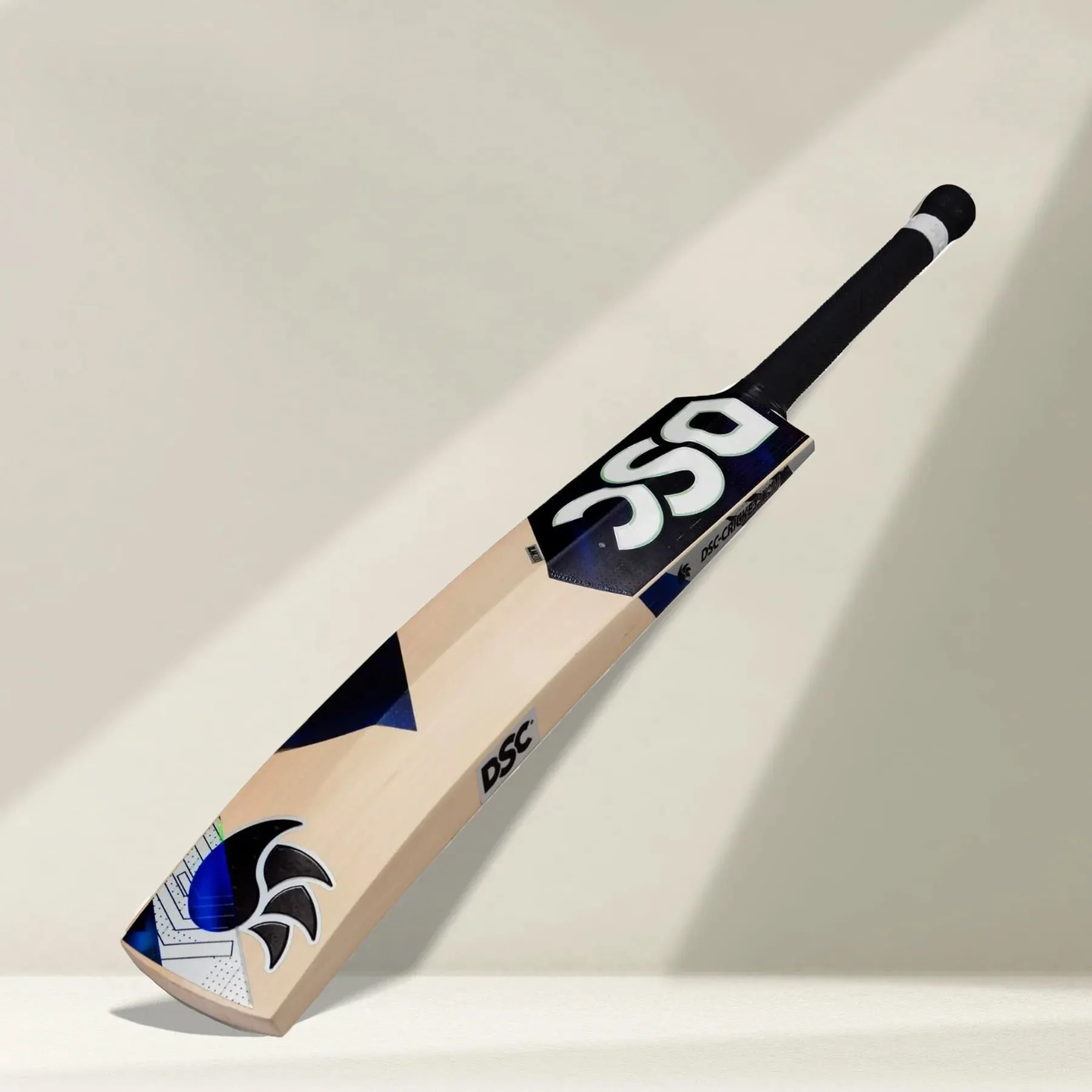 DSC BLAK 300 English Willow Cricket Bat -SH