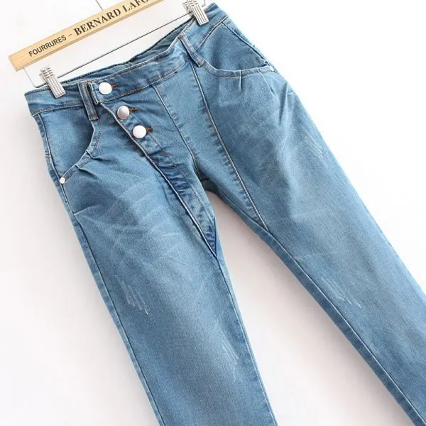 Fashion Jeans for women with side aligned buttons