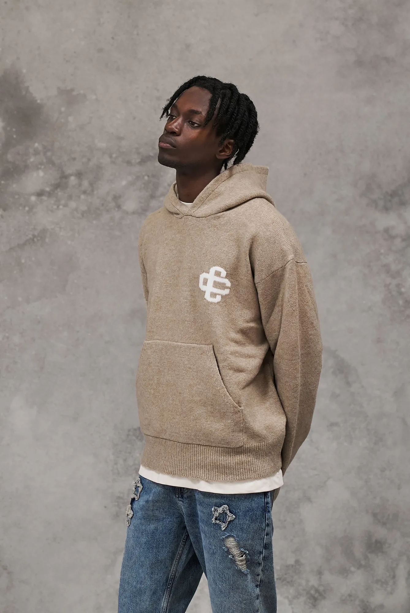 FLUFFY KNIT EMBLEM HOODIE - BEIGE