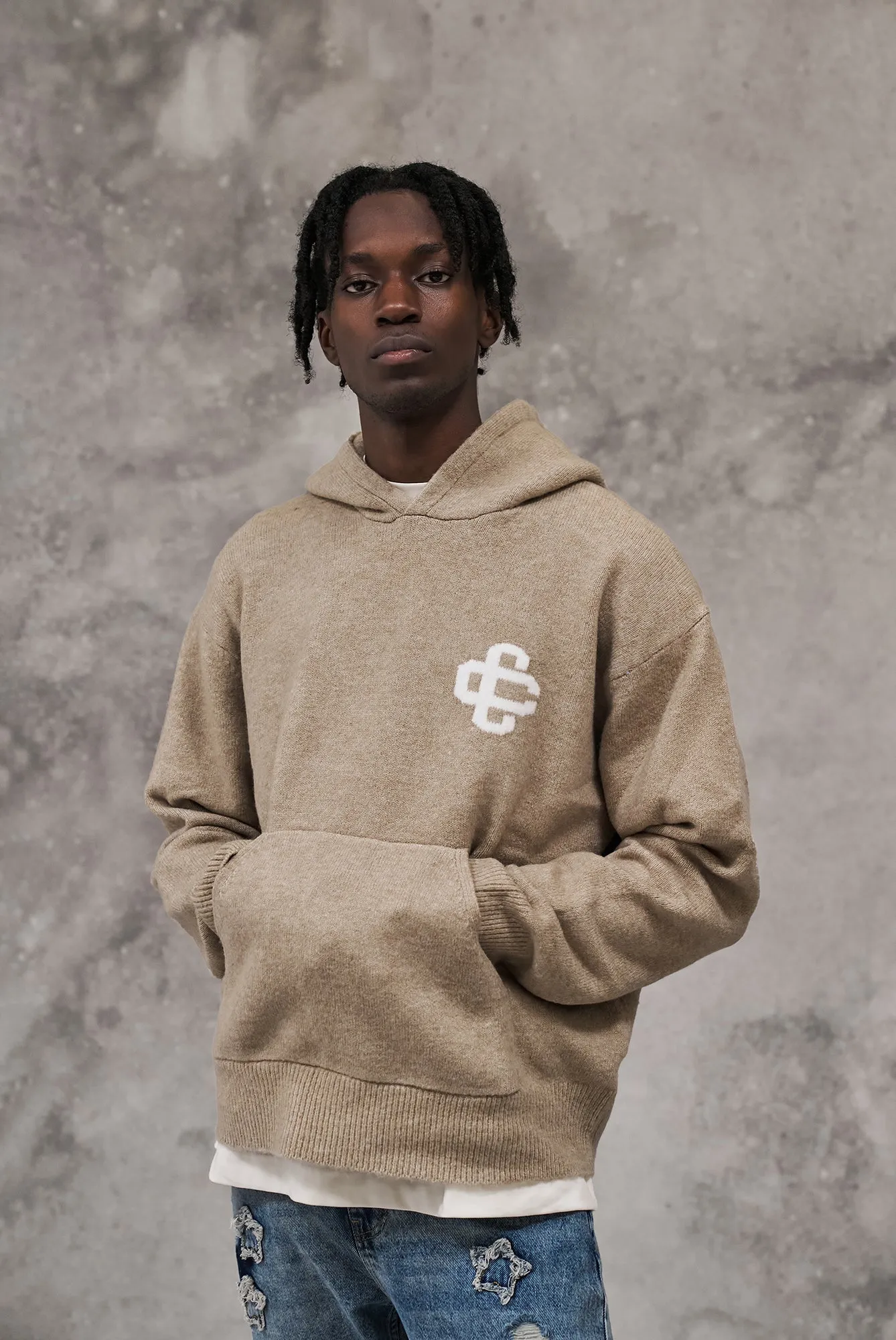 FLUFFY KNIT EMBLEM HOODIE - BEIGE