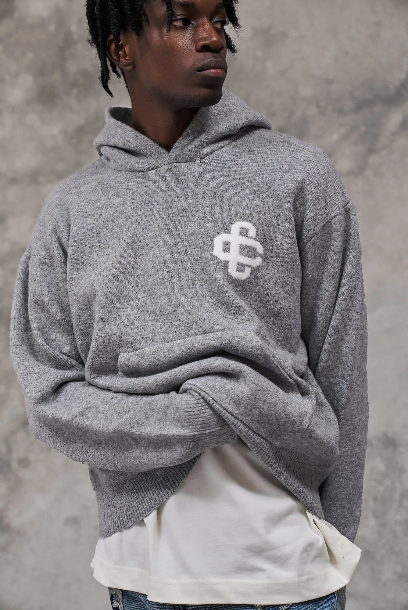 FLUFFY KNIT EMBLEM HOODIE - GREY MARL