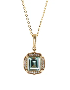 Green Beryl Pendant in Yellow Gold