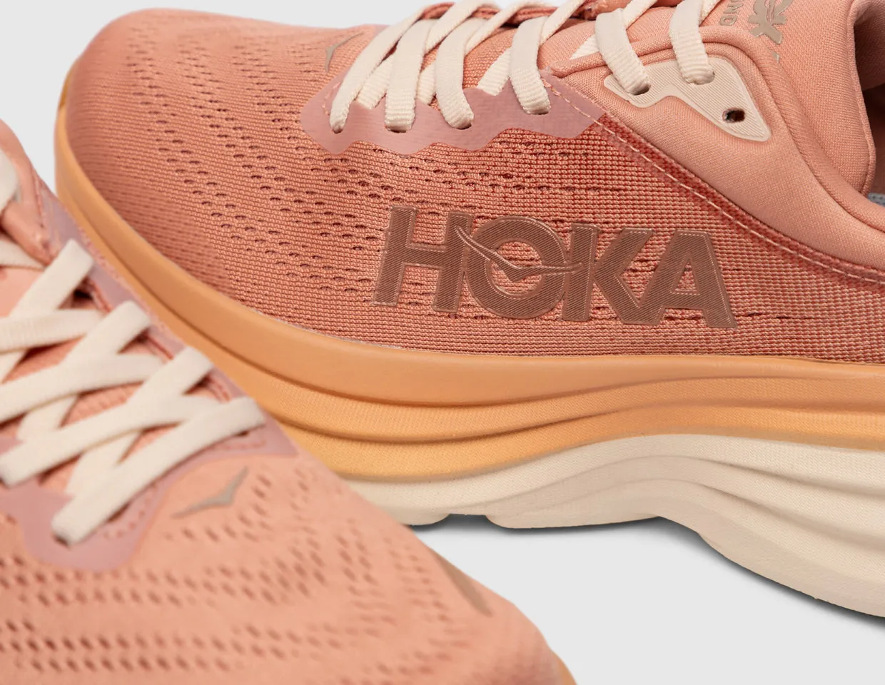 Hoka Women's Bondi 8 Sandstone / Cream