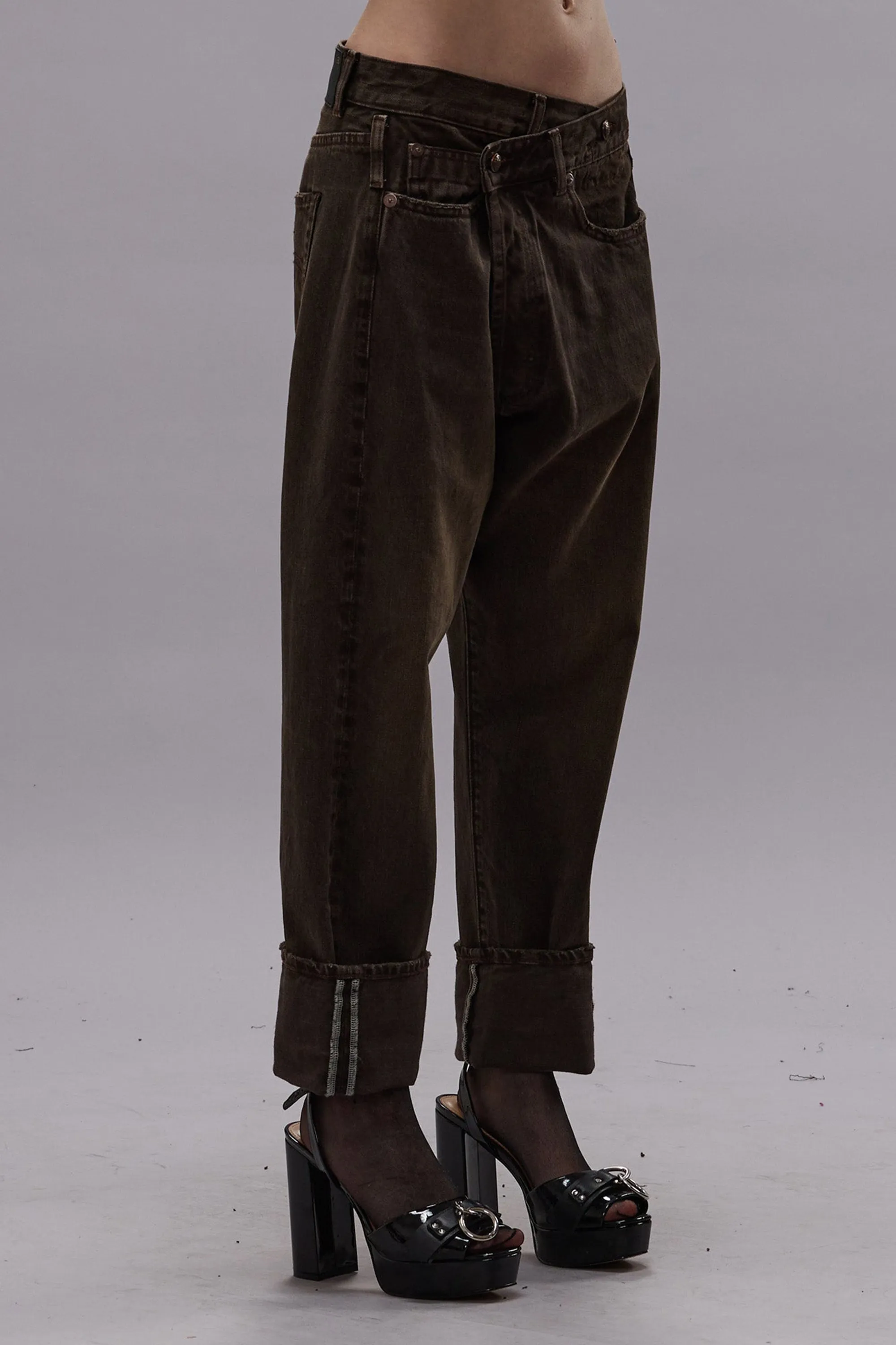 Jeans Crossover in Vintage Chocolate Brown
