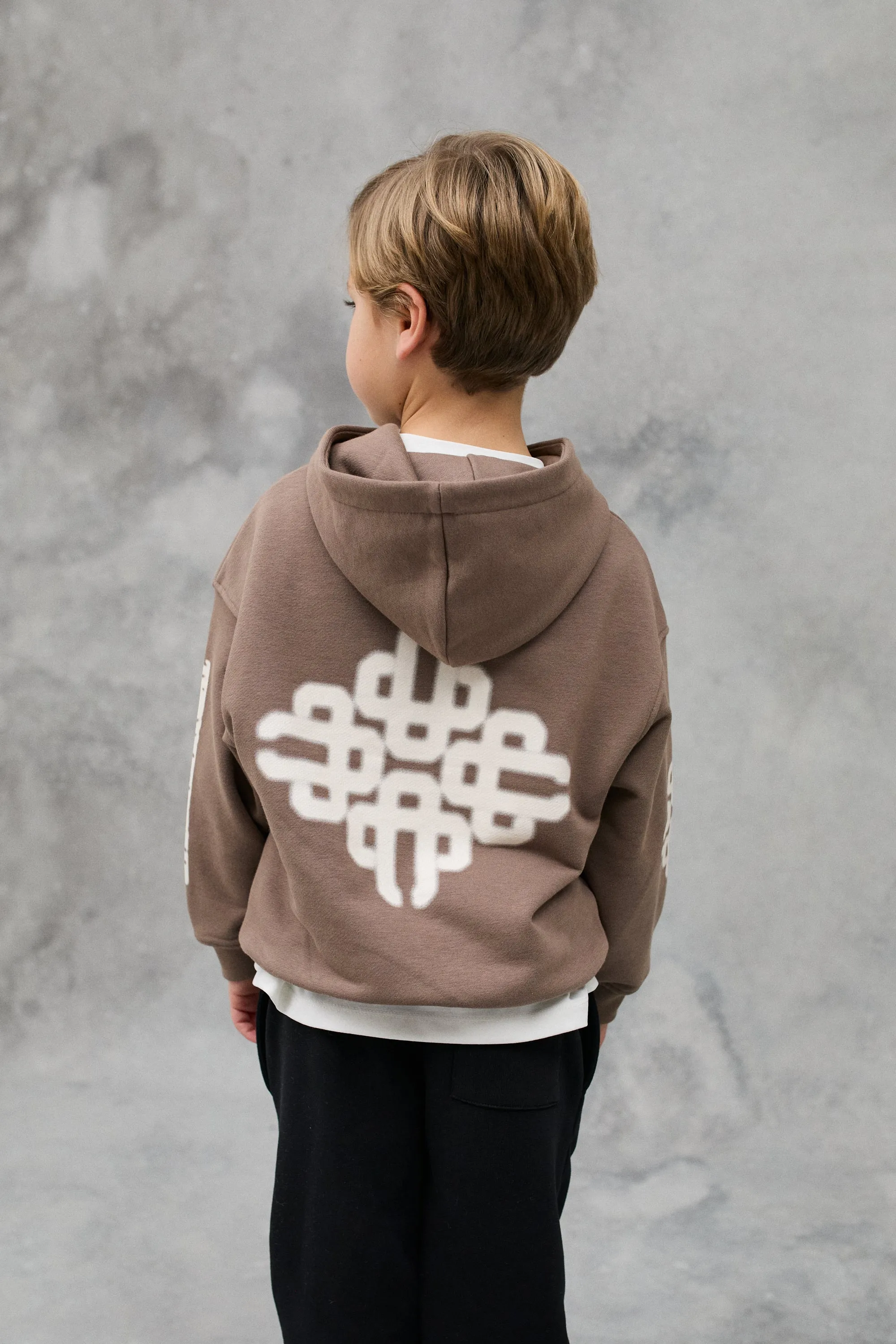 JNR BLURRED GRAPHIC EMBLEM HOODIE - BROWN