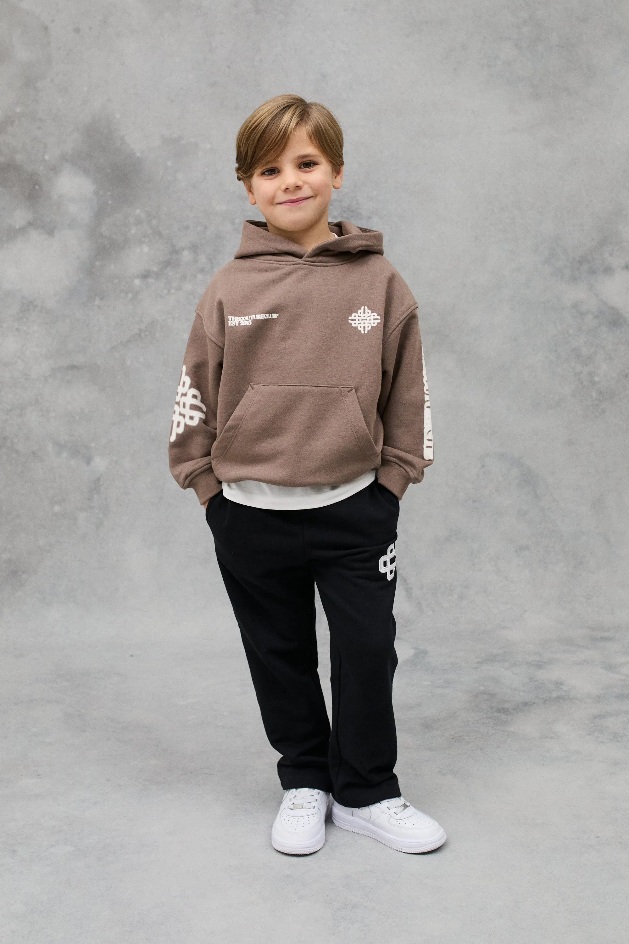 KIDS BLURRED GRAPHIC EMBLEM HOODIE - BROWN