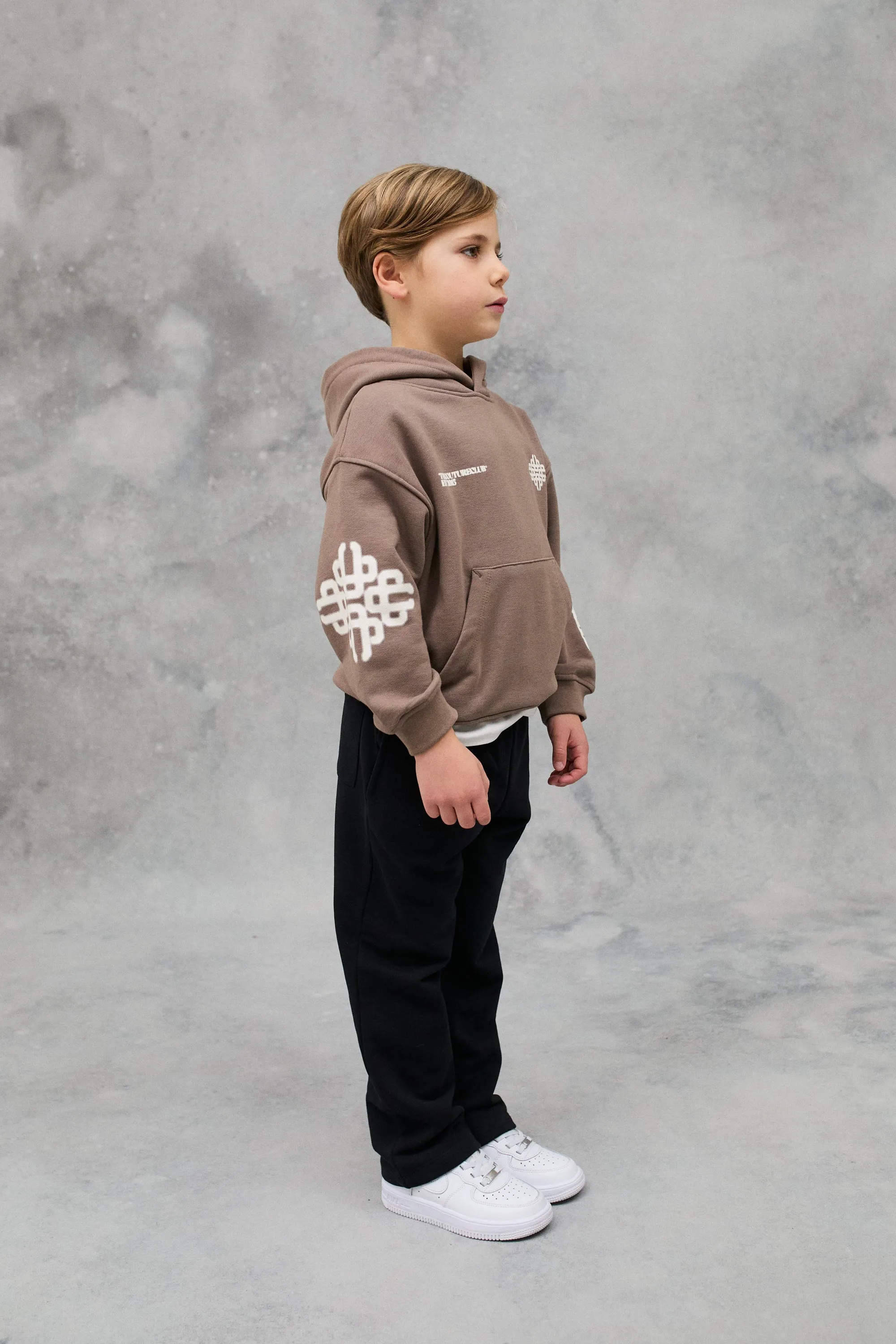 KIDS BLURRED GRAPHIC EMBLEM HOODIE - BROWN