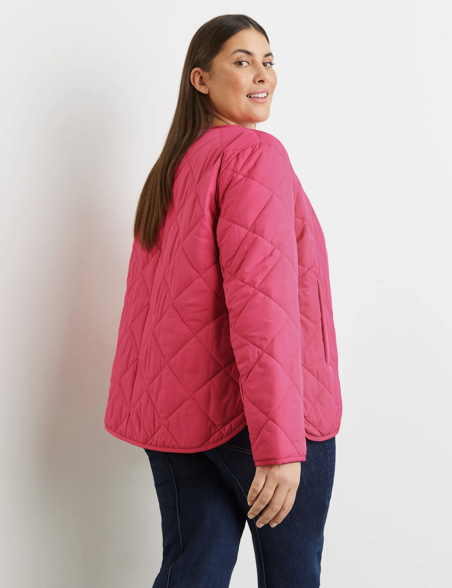 Lightweight quilted jacket with a V-neckline