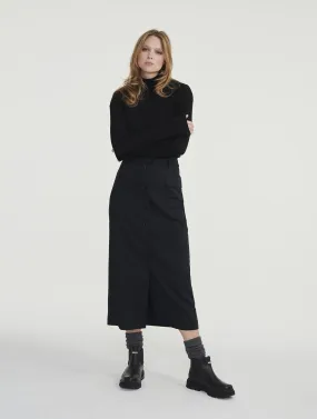 Long skirt witih buttons