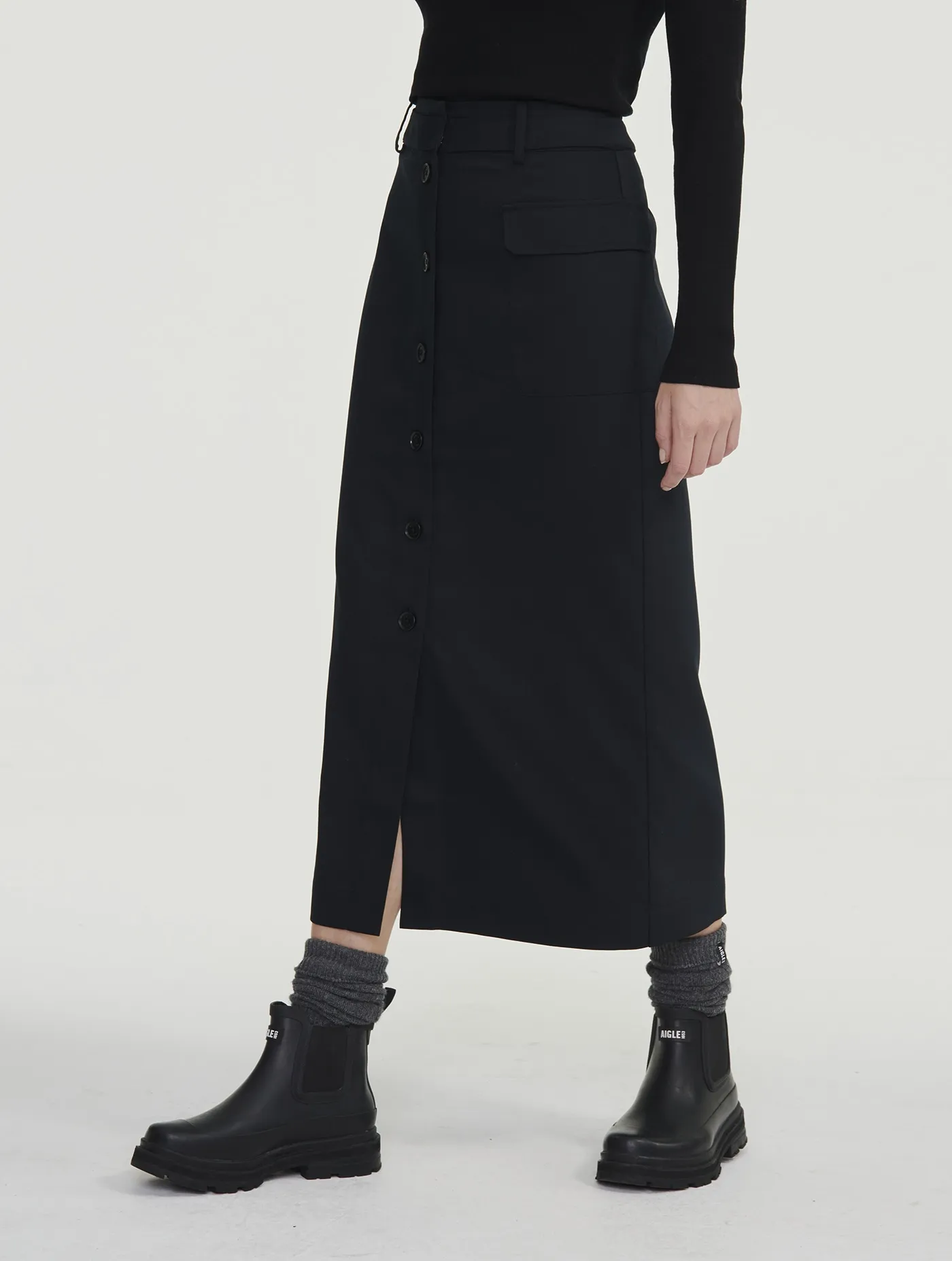 Long skirt witih buttons