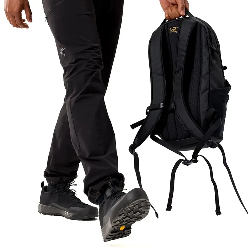 Mantis 16 Backpack - Black