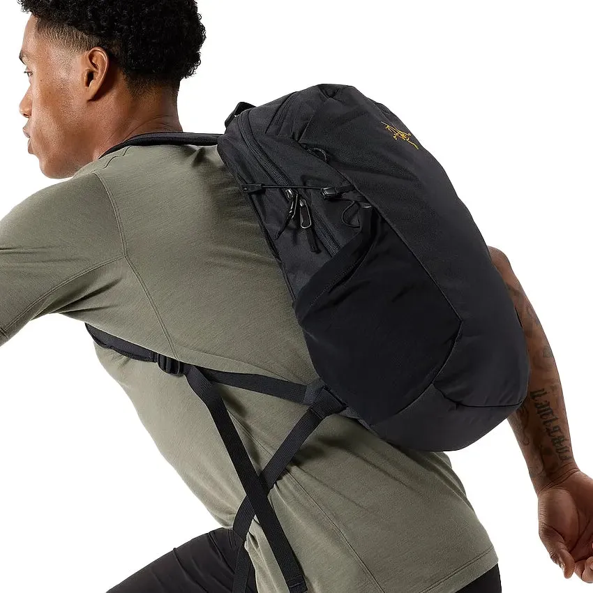 Mantis 16 Backpack - Black