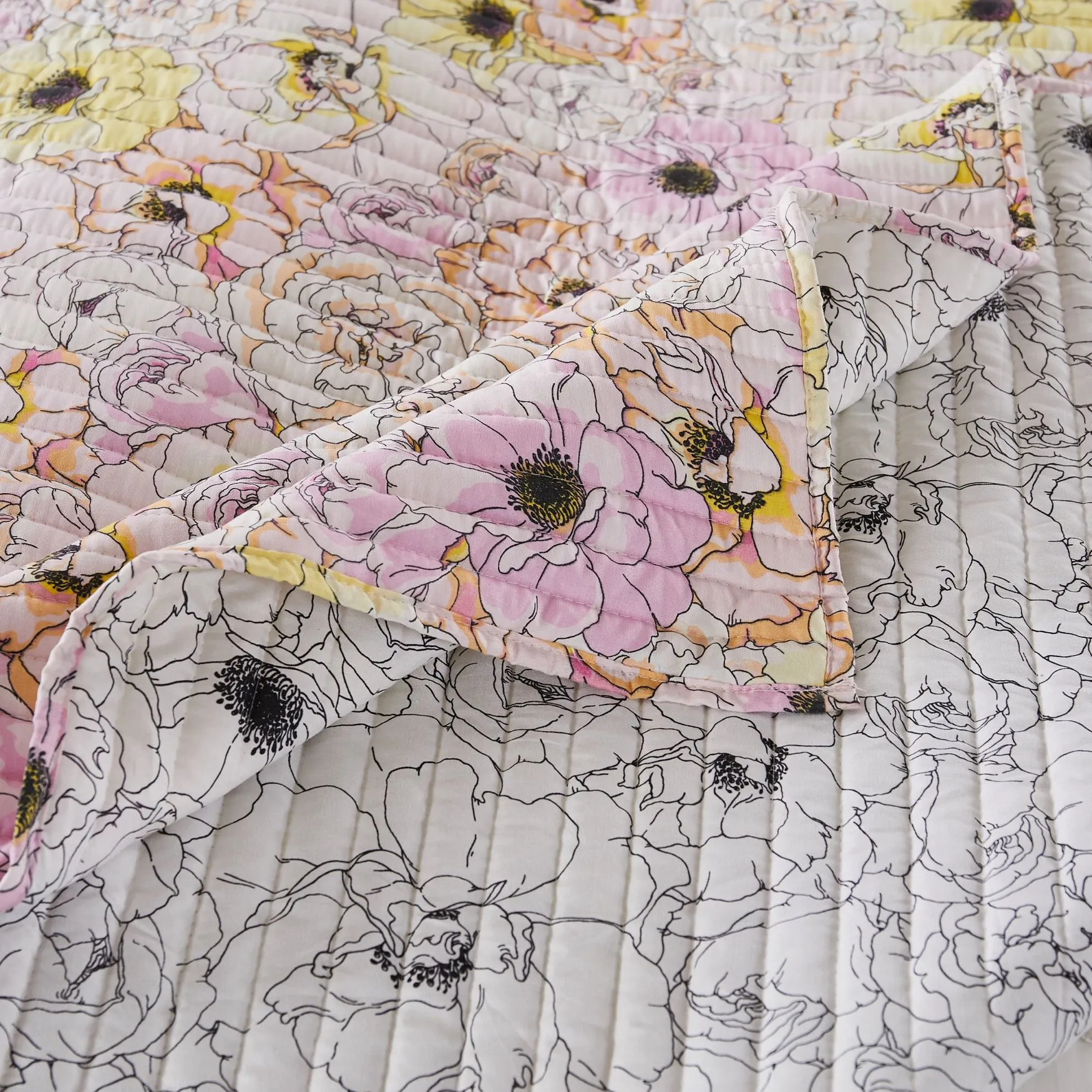 Misty Bloom Quilt and Pillow Sham Set