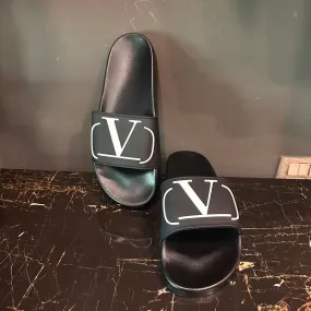 MONCLER BLACK AND WHITE SLIPPER