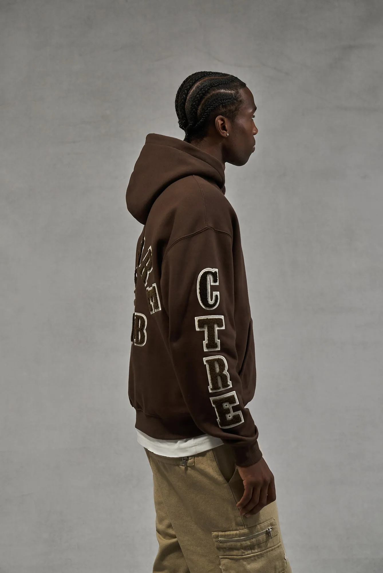 MULTIBADGE CHENILLE RELAXED HOODIE - BROWN