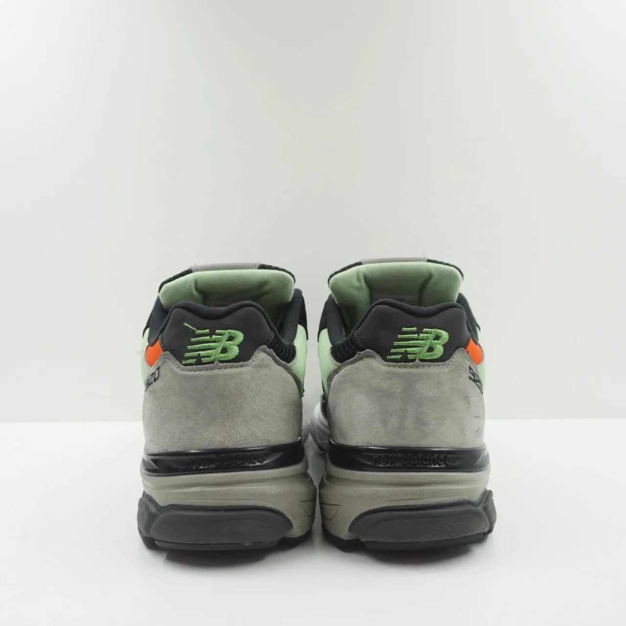 New Balance 920 Black Grey Mint