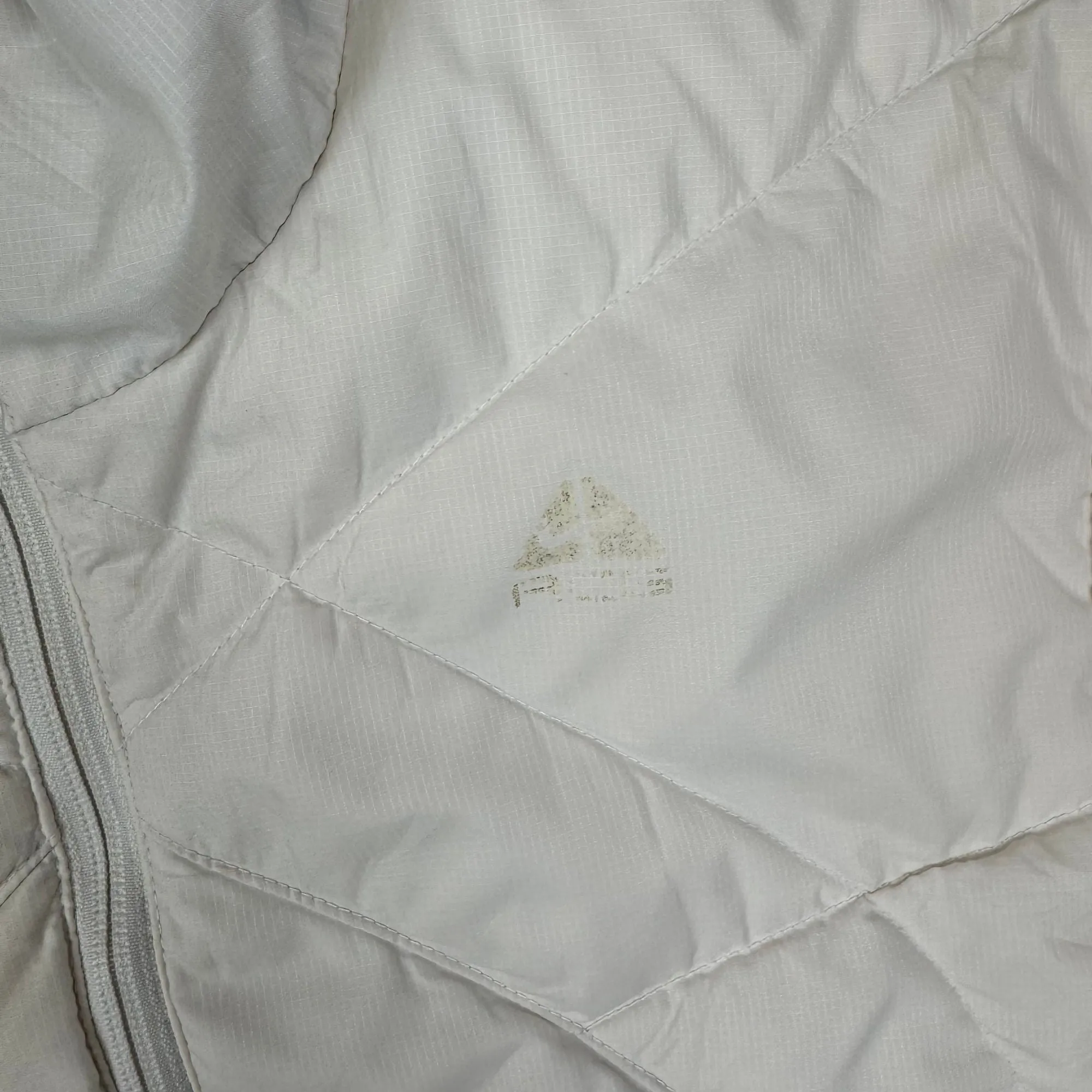 Nike ACG Puffer Jacket White