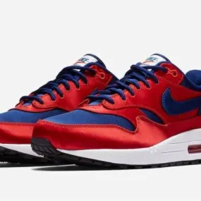 Nike air max SE satin university