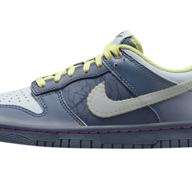 NIKE DUNK LOW GS HALLOWEEN FEARLESS