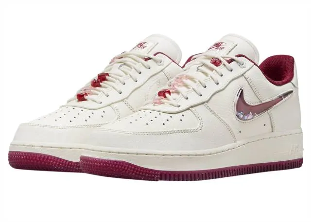 Nike wmns air force 1 low valentine’s day