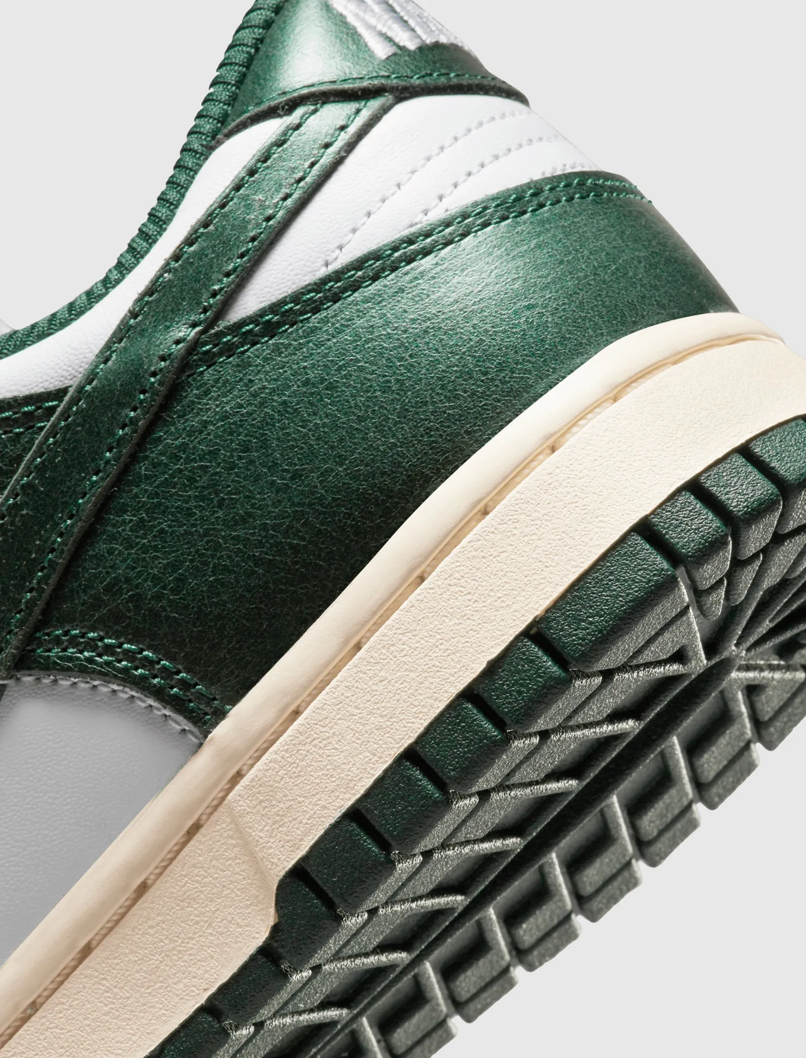 NIKE WOMEN'S DUNK LOW 