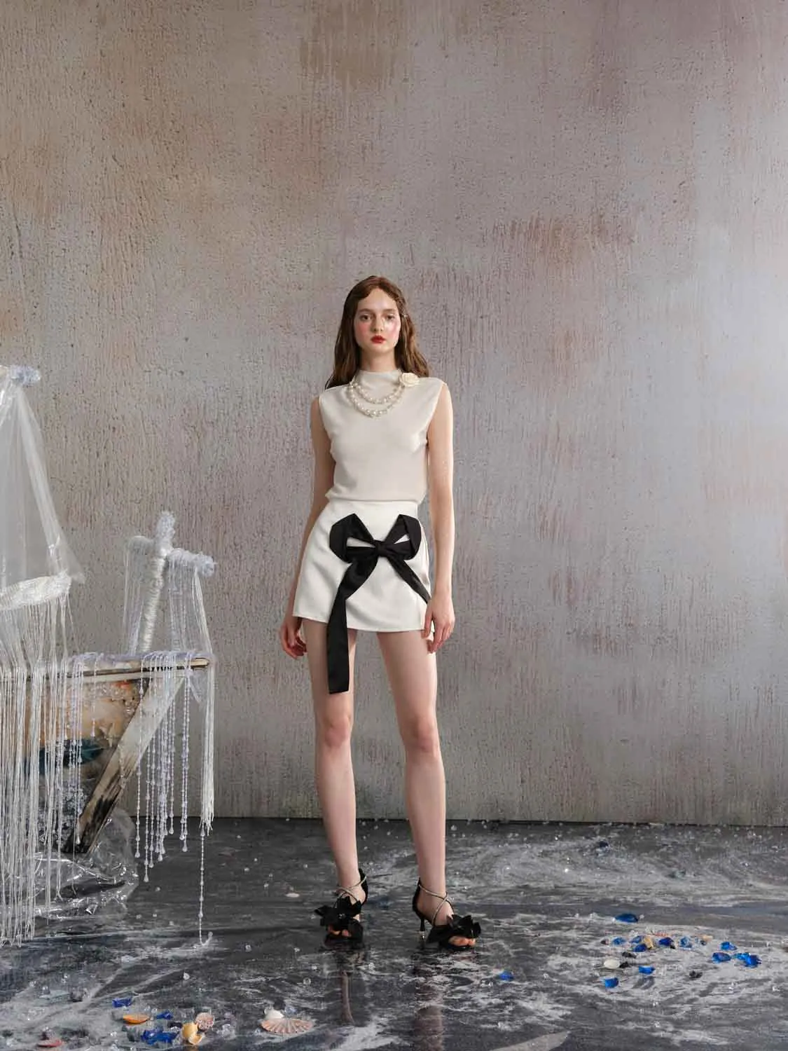Pearl Wool Knitted Vest In Off-white-