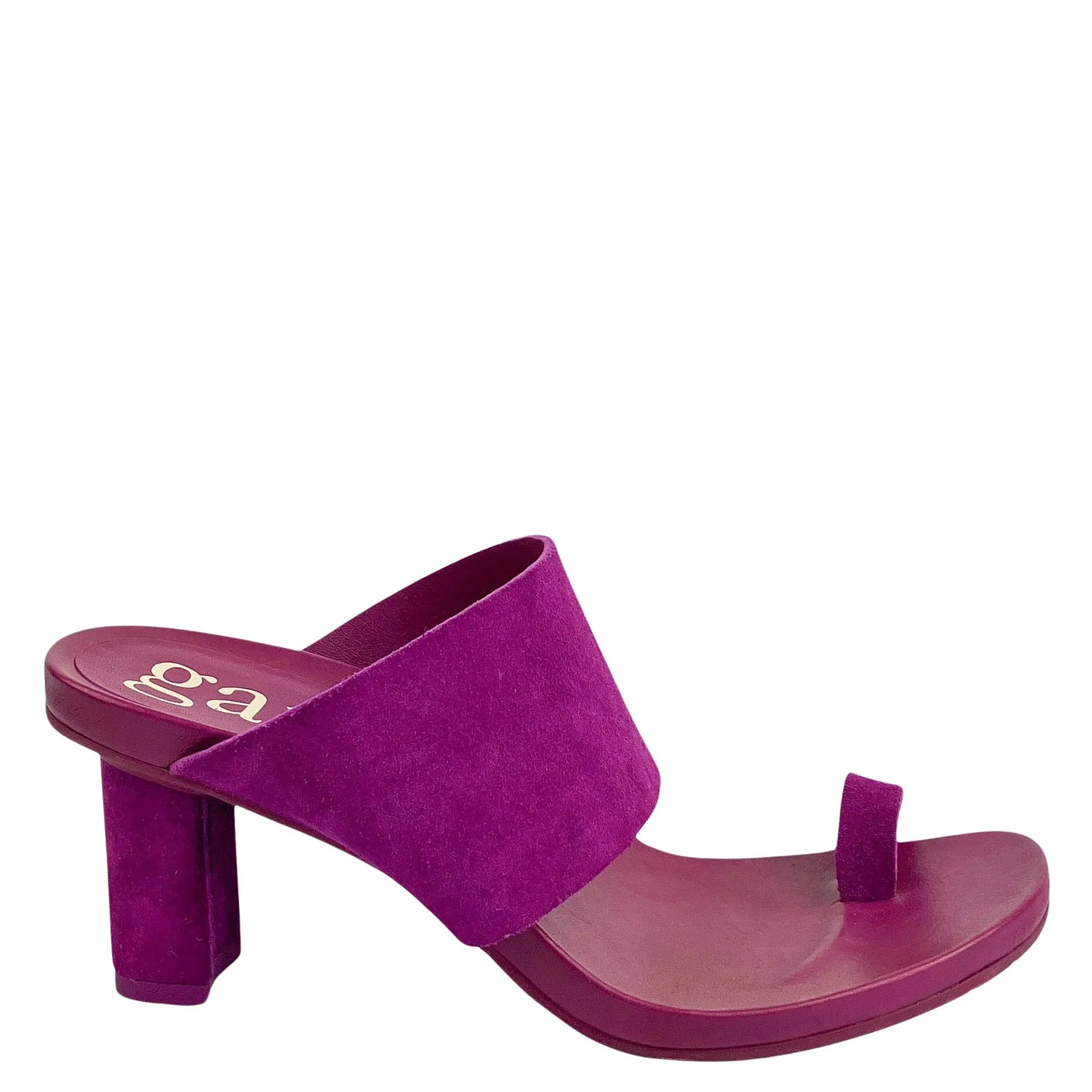 Pedro García Cali Sandals in Dahlia Castoro