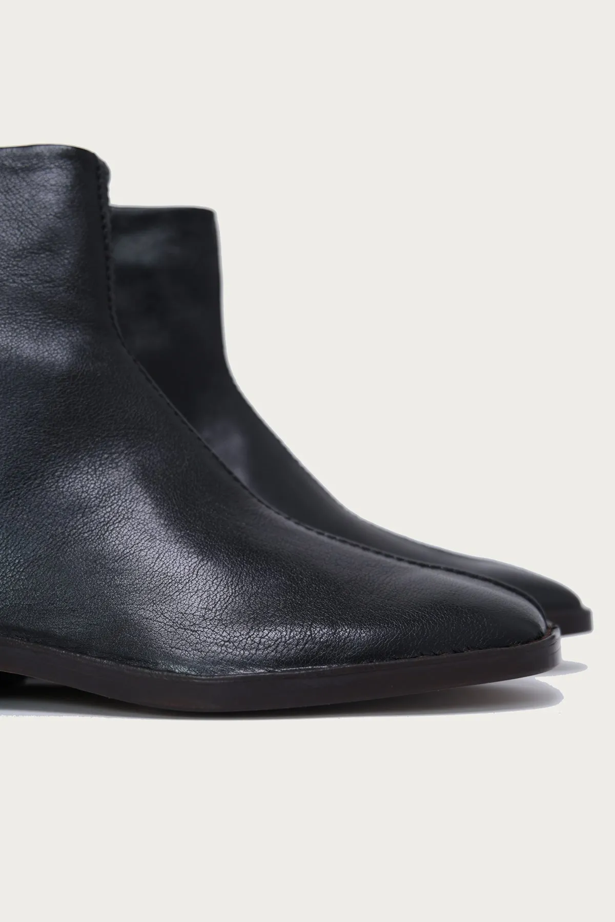 Piped Zipped Boots - Black