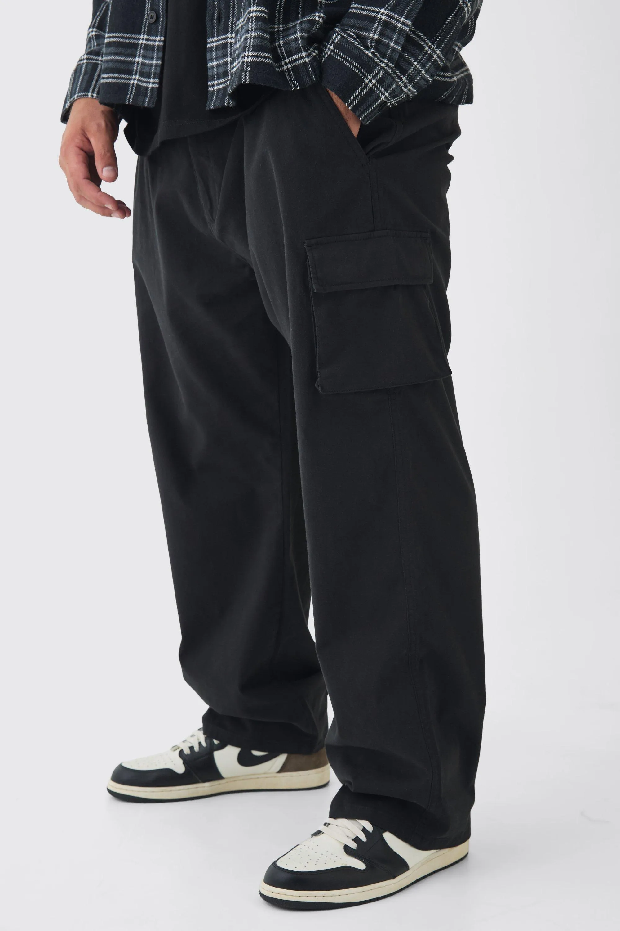 Plus Relaxed Fit Fixed Waist Cargo Pants
