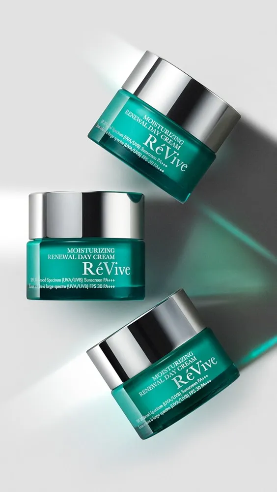 RéVive   Moisturizing Renewal Day Cream SPF30 