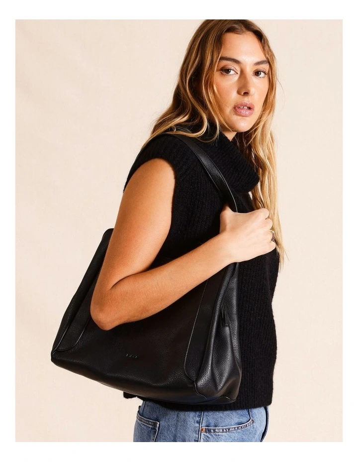 Santa Fe Shoulder Bag in Black
