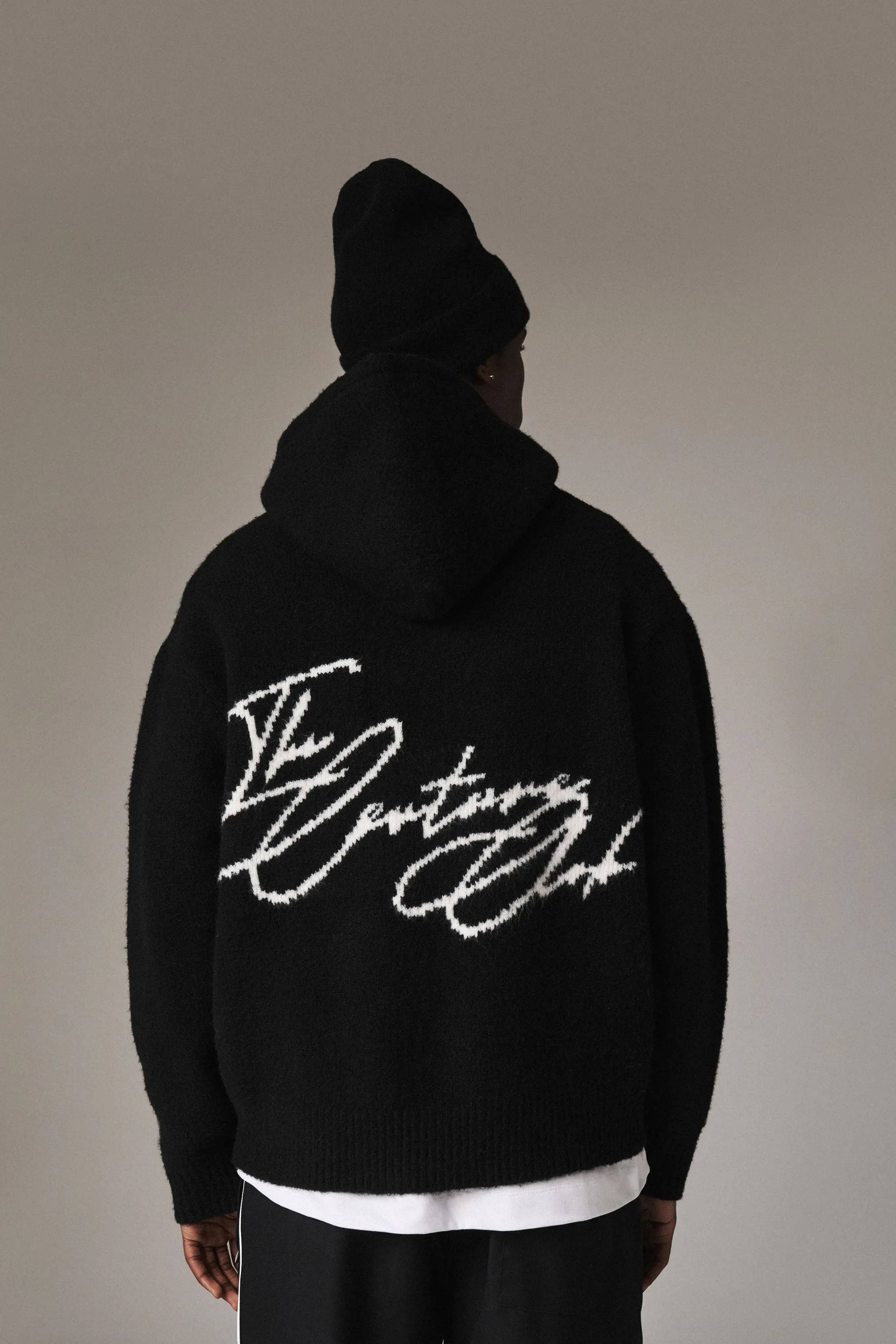 SCRIPT LOGO GRAPHIC KNITTED HOODIE - BLACK