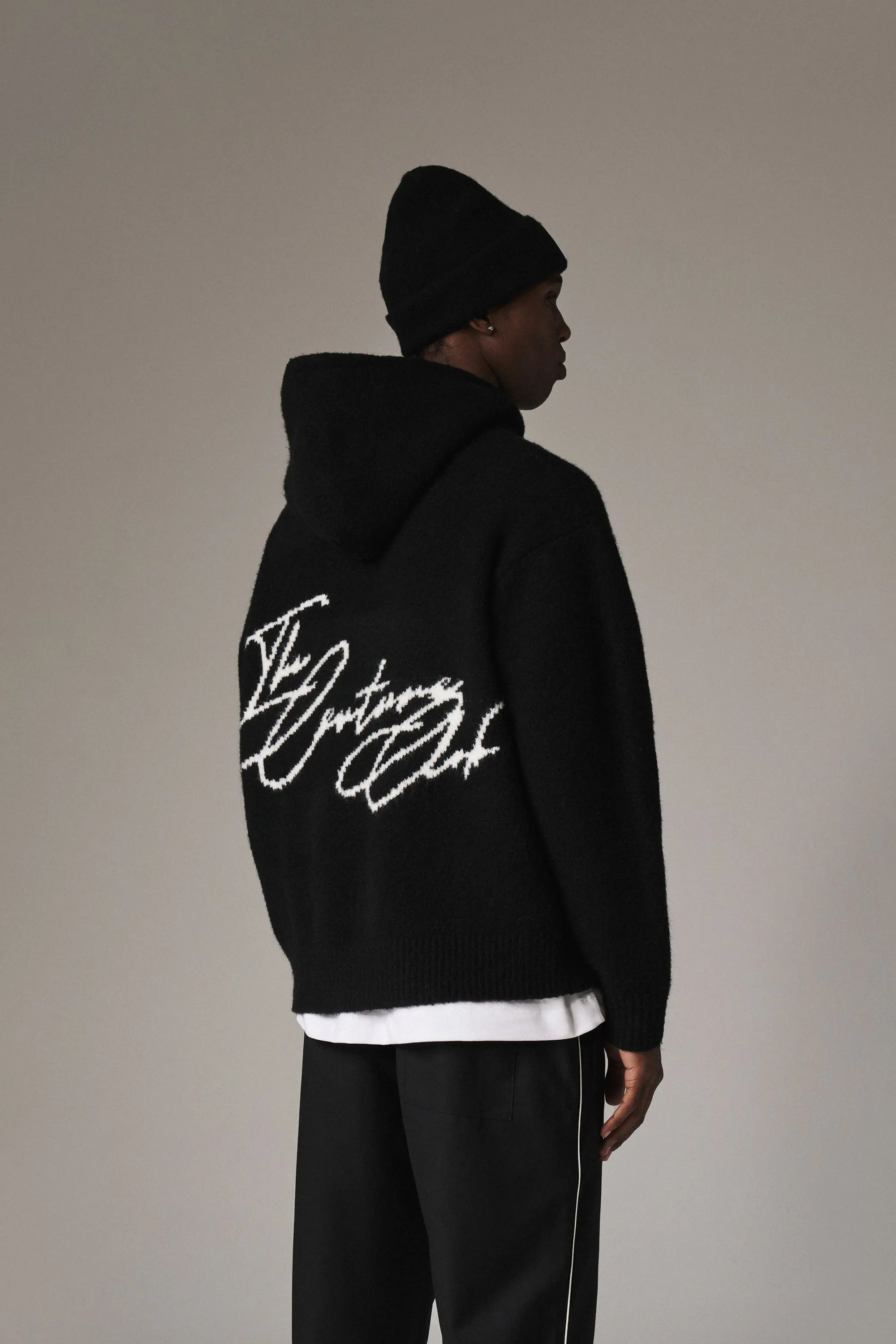 SCRIPT LOGO GRAPHIC KNITTED HOODIE - BLACK