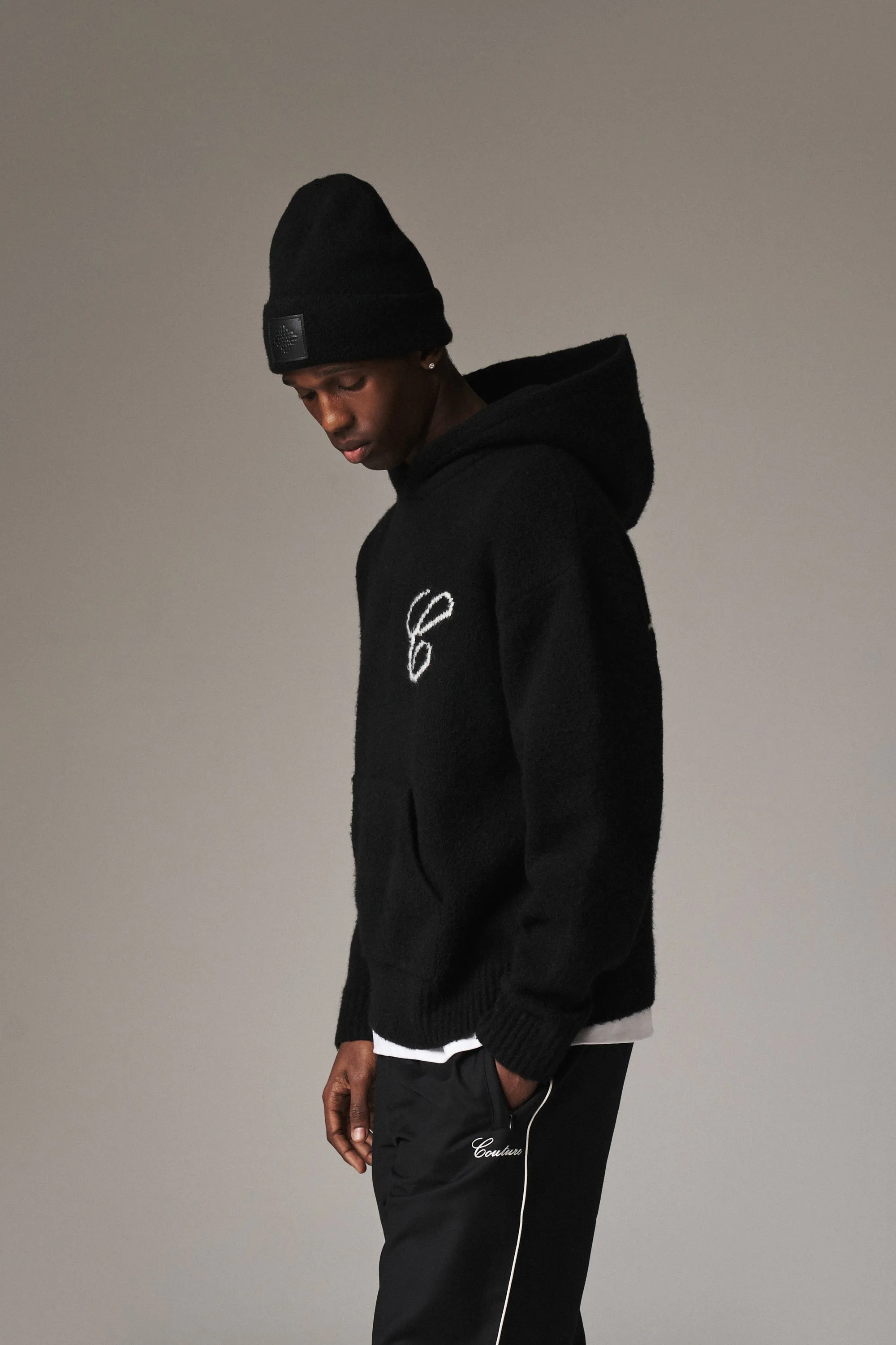 SCRIPT LOGO GRAPHIC KNITTED HOODIE - BLACK