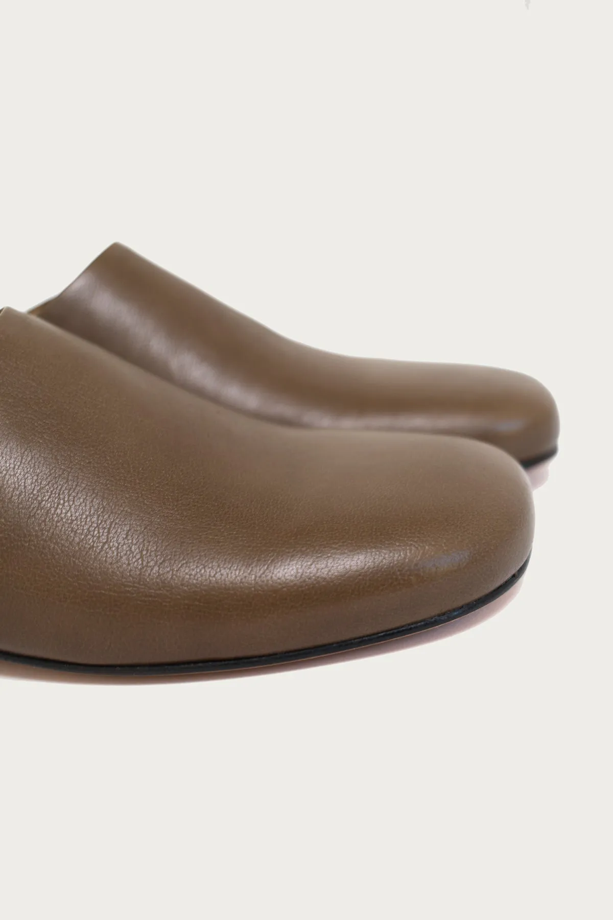 Slippers - Taupe