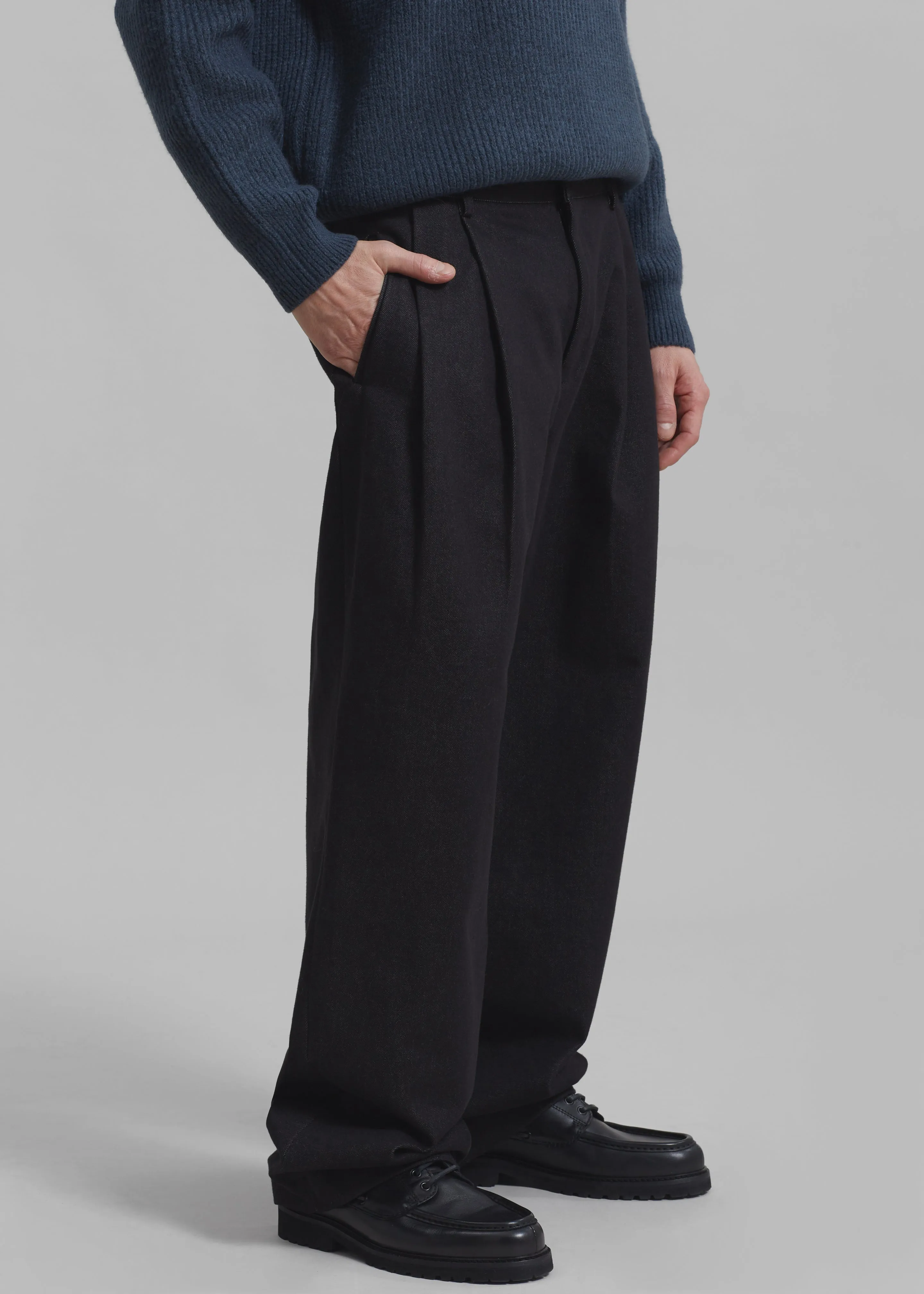 Stephen Pleated Denim Trousers - Black
