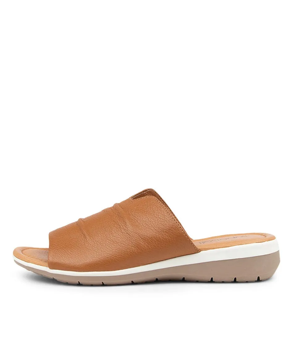 SUPERSOFT Fairway Dark Tan Leather Sandals Hs